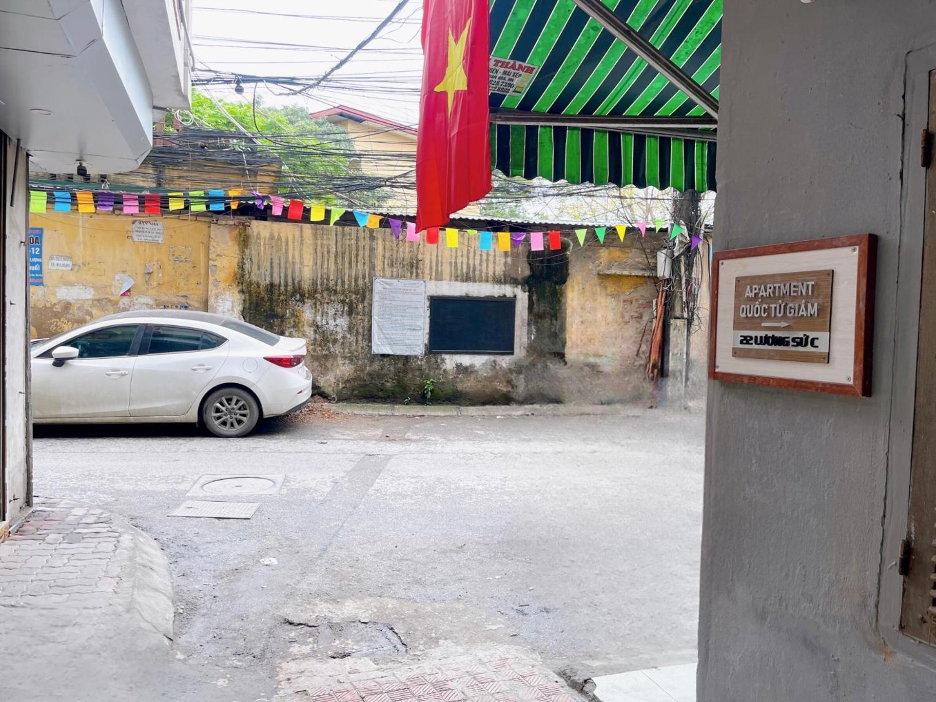 Sushi House Quoc Tu Giam 202 *